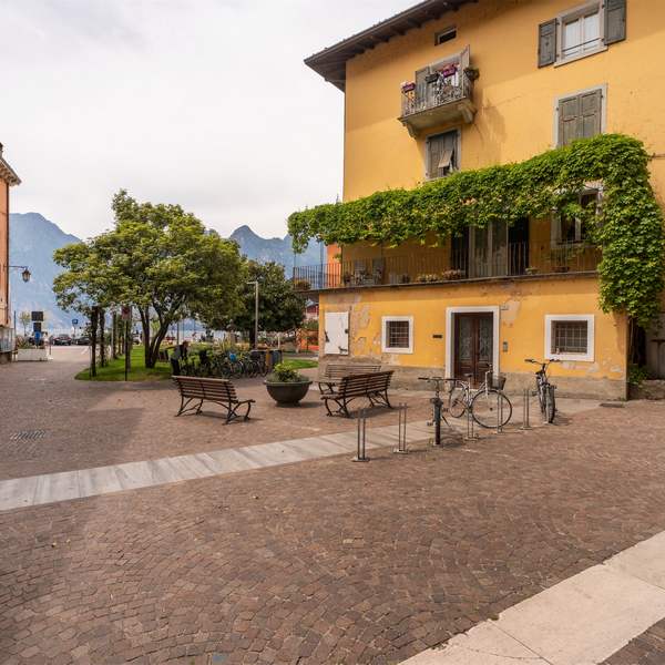 HOLIDAY APARTMENTS TORBOLE-RIVA DEL GARDA (TN)