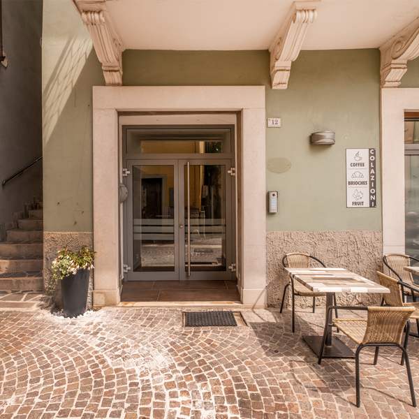 HOLIDAY APARTMENTS TORBOLE-RIVA DEL GARDA (TN)