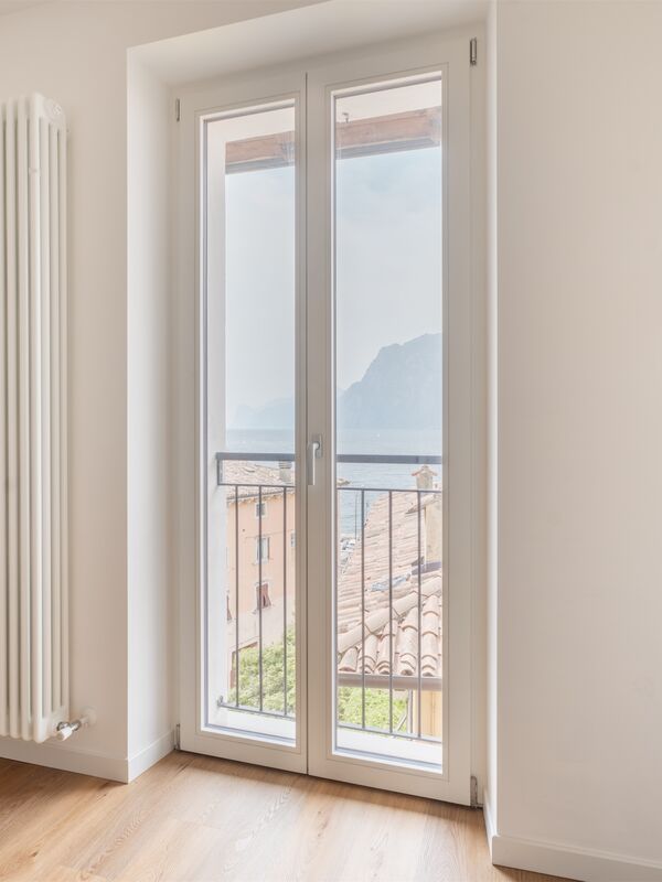 Appartamento attico vista lago